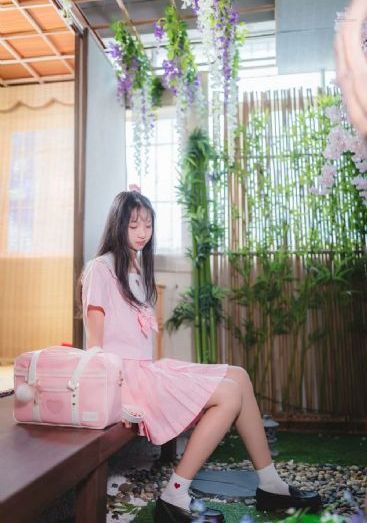 美女免费无遮挡-不卡韩剧免费观看超清