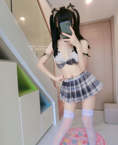 欧美天天综合**久久精品-高清完整免费观看字幕